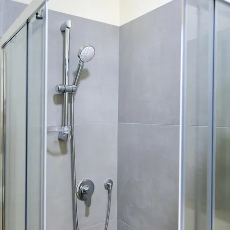 Hostdomus - Eden Free Garage