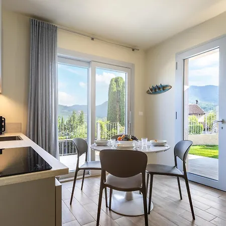 Hostdomus - Eden Free Garage