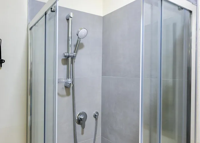 Hostdomus - Eden Free Garage