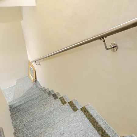 فيلة Hostdomus - Eden Free Garage