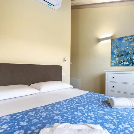 فيلة Hostdomus - Eden Free Garage