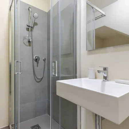 Hostdomus - Eden Free Garage فيلة